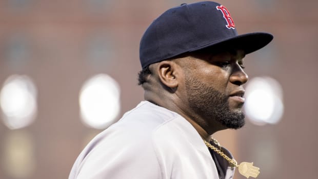 david-ortiz-orioles-dugout-phone.jpg